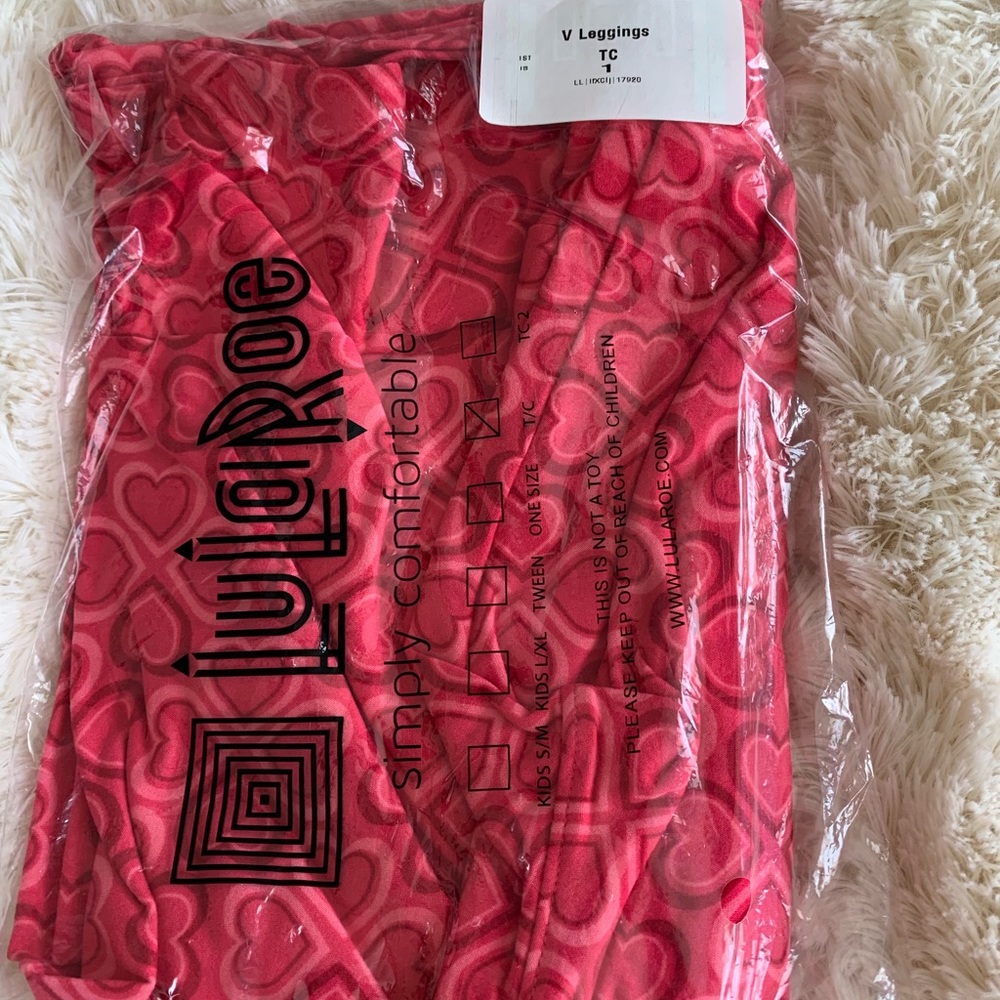 Valentines LulaRoe Leggings w/Hearts - Size TC NWT